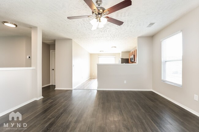 Photo - 2827 Creekbend Dr