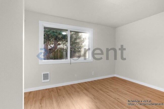 Photo - 1502 Kirkland Ave NE