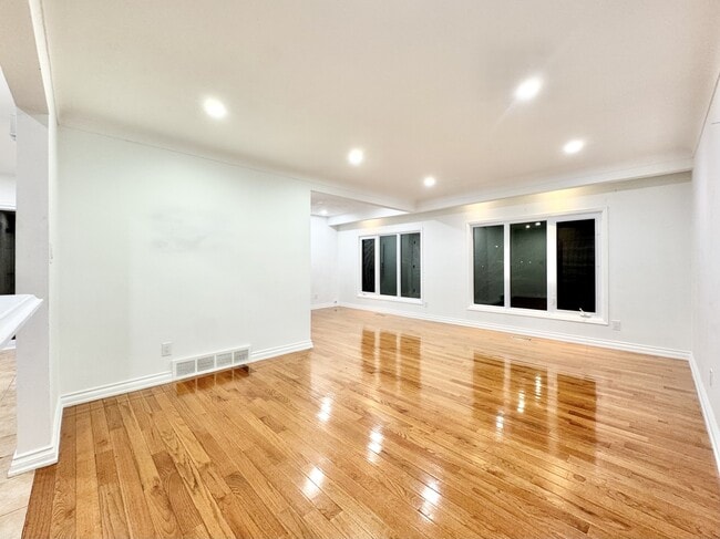 Photo - 14 Harbour Heights Ln Unit UPPER