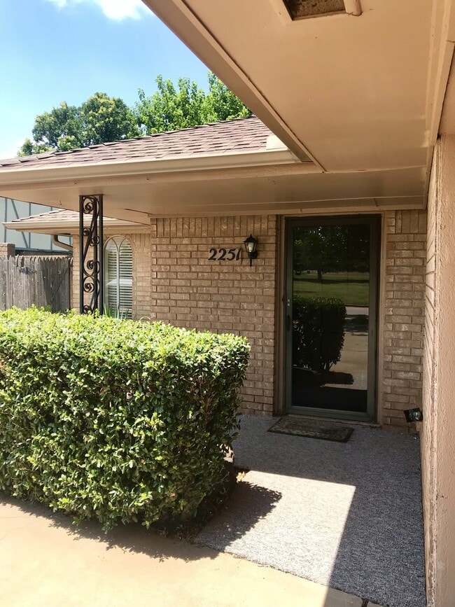 Photo - JGH 017-018 N OKC Unit JGH 018 N OKC 2251 NW 117th