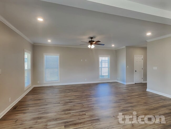 Photo - 129 Bonnell Dr