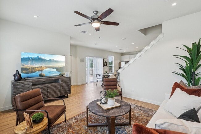 Photo - 631 Canvas Ave