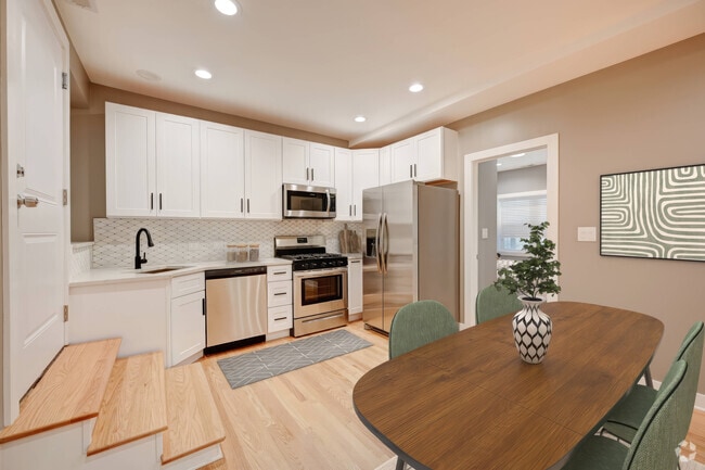 Building Photo - 1430 N Maplewood Ave Unit 101 Rental