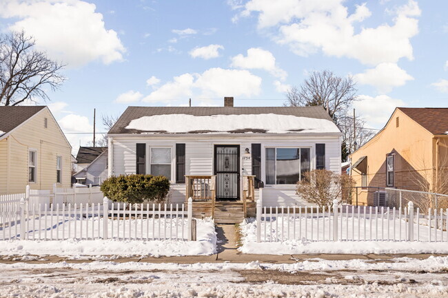 Building Photo - 1734 Asbury St Rental