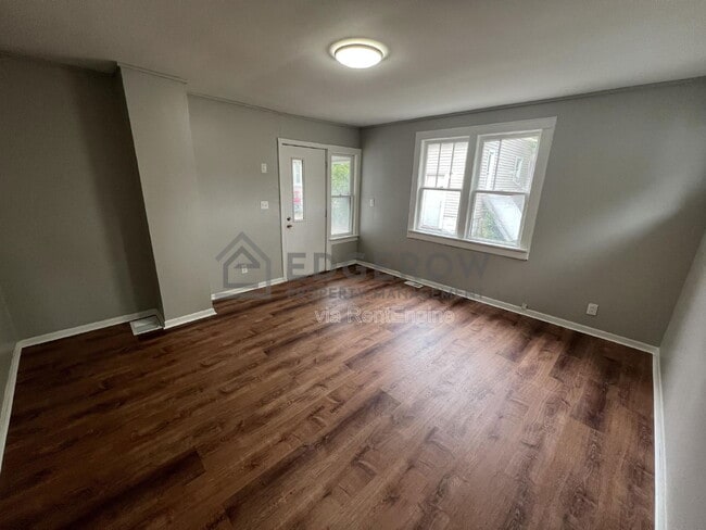 Photo - 298 McLaughlin Ave Unit B