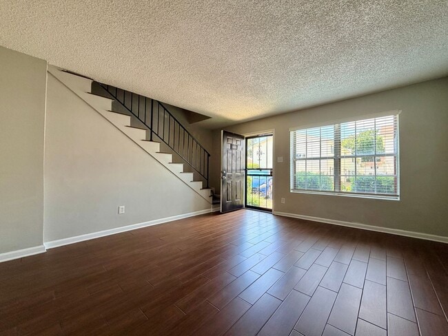 Photo - 684 Hobbs Dr