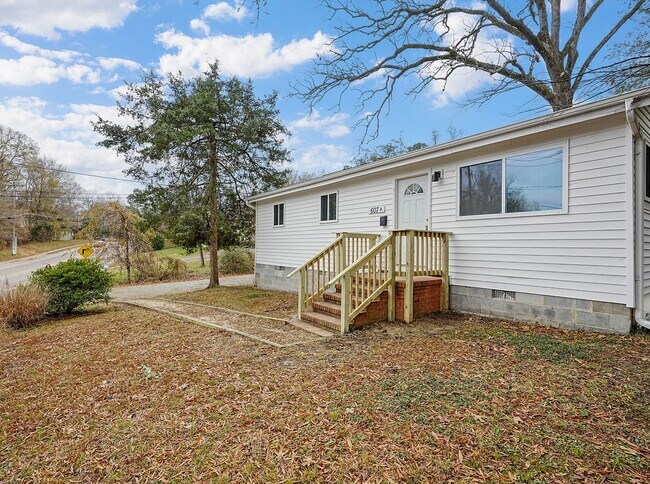 Photo - 607 N Greensboro St Unit B