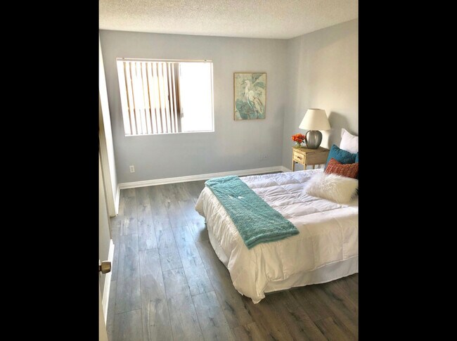 Photo - 2166 Chestnut Ave