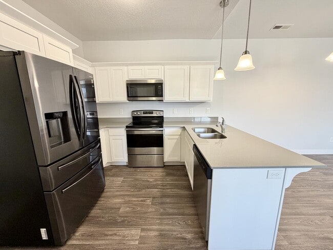 Photo - 738 N 260 W