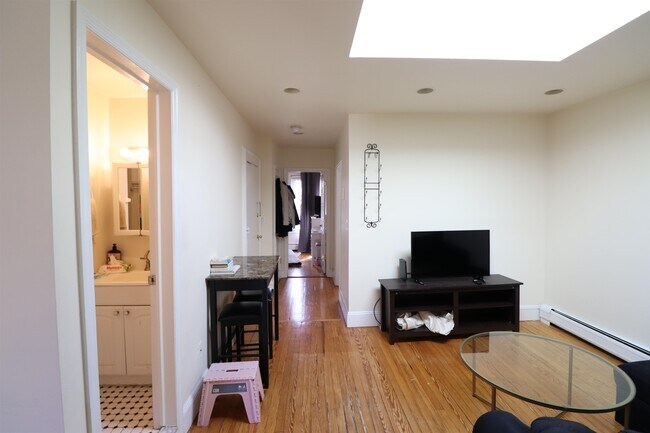 Photo - 202 Bloomfield St Unit 4