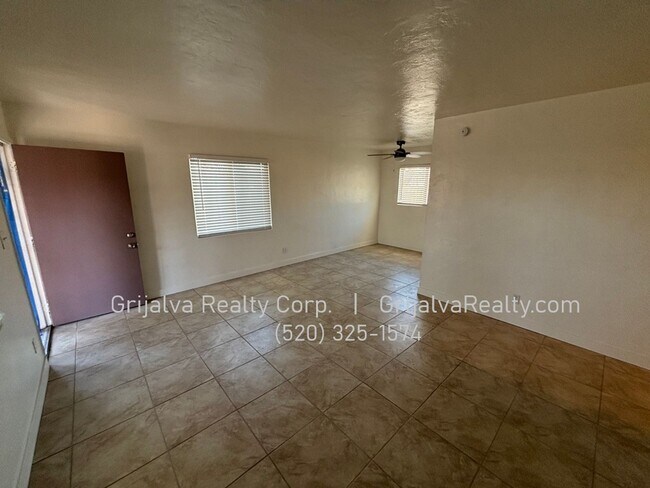 Photo - 4617 E Eastland St Unit 4617