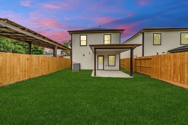 Photo - 10512 Exeter St