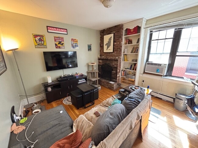 Building Photo - 288 Cambridge St Unit 8 Rental