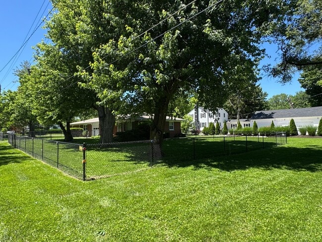 Photo - 910 Gilbert Ave