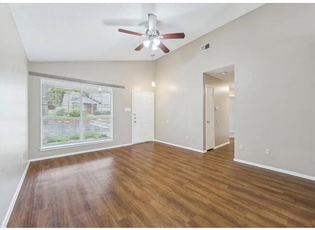 Photo - 1015 E Yager Ln Unit 64