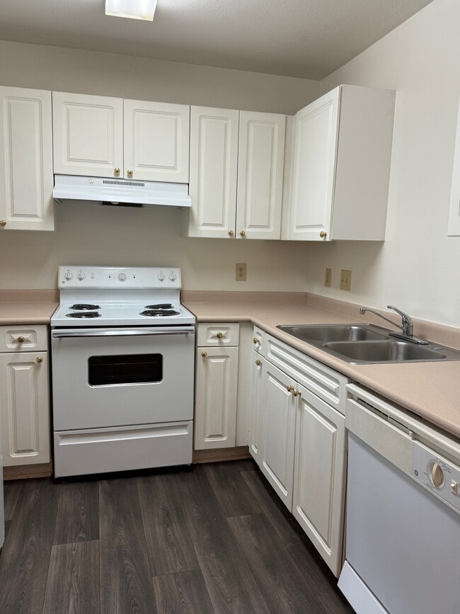 Photo - 14 Hamiltons Bay Ct Townhome