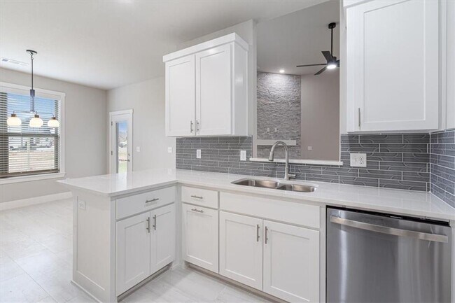 Photo - 6911 Orange Ave