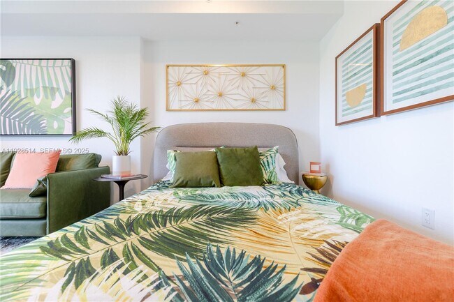 Building Photo - 1005 Spring Garden Rd Unit 705