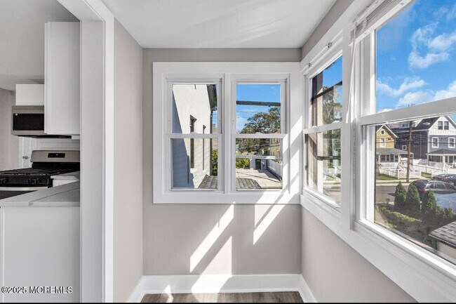 Photo - 700 Fifth Ave