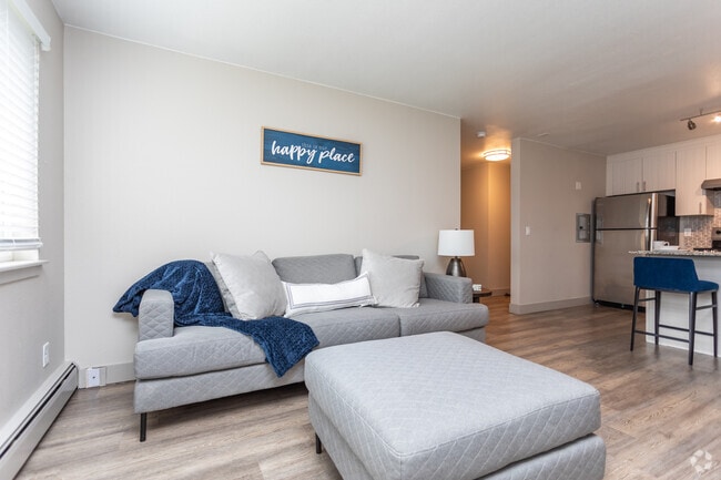 2BR, 1BA - 720 SF