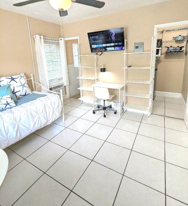 Photo - 1736 Dewey St Apartment Unit A