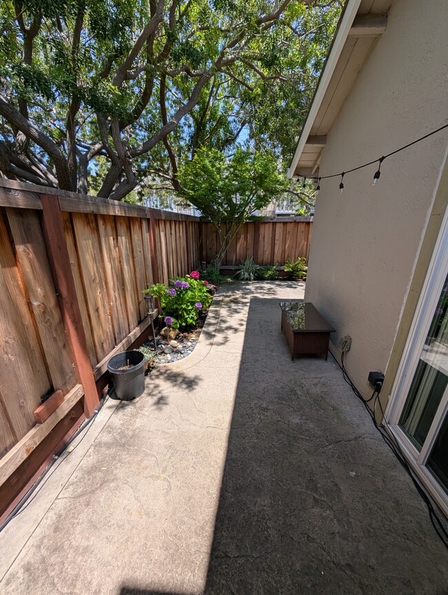 Photo - 701 King Ln