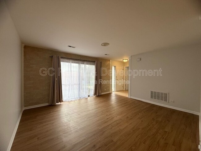 Photo - 1565 Burton Ct Unit Apt B