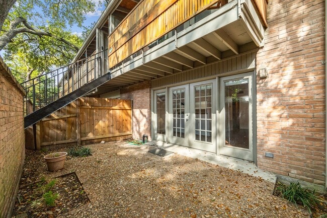 Photo - 3922 W Alabama St Unit 1