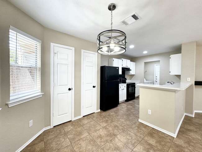 Photo - 831 Sagewood Trail