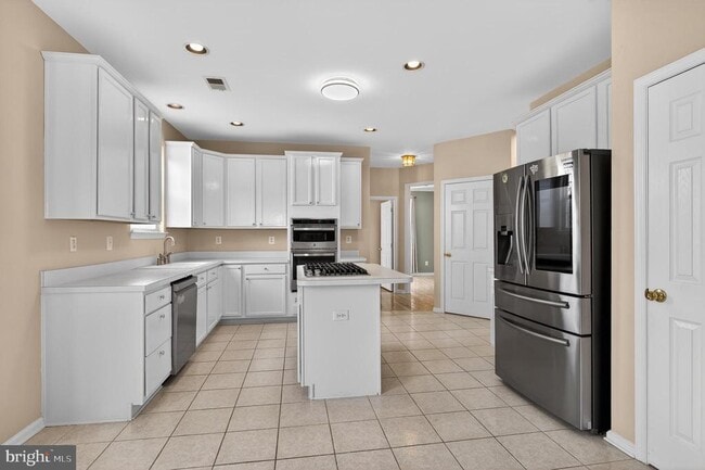 Photo - 2 Berwick Cir