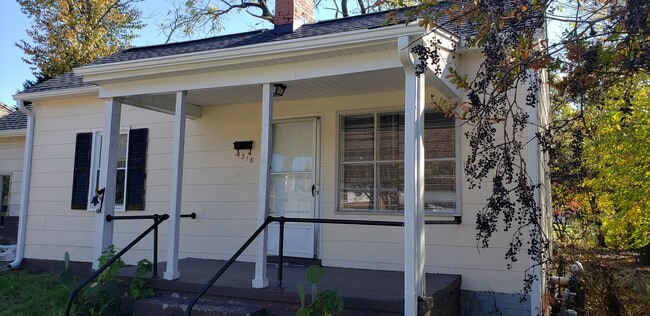 Building Photo - 1318 E Cone Blvd Rental