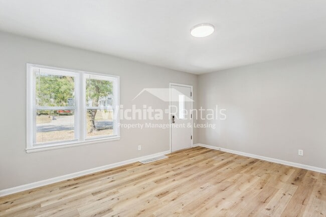 Photo - 648 N Glendale St