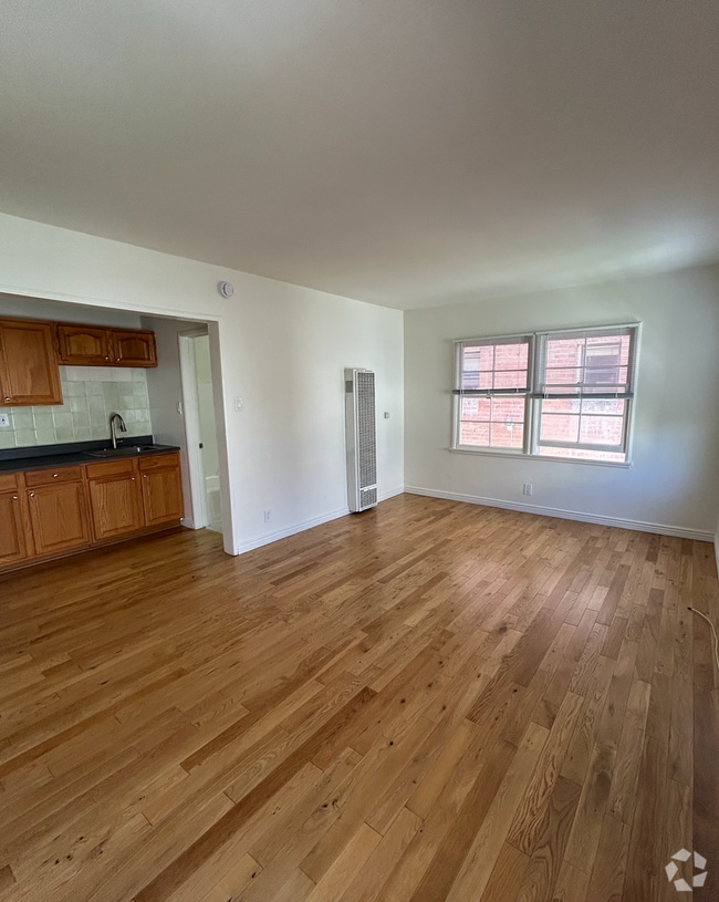 Building Photo - Charming studio in prime Los Angeles locat... Unit 20 Rental