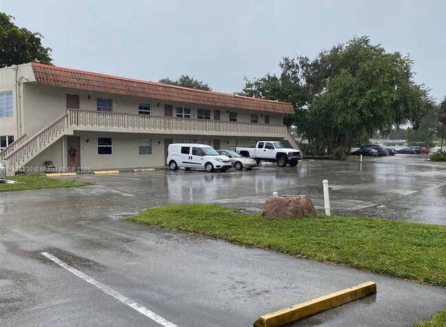 Photo - 3777 NW 78th Ave Unidad 5E Rental