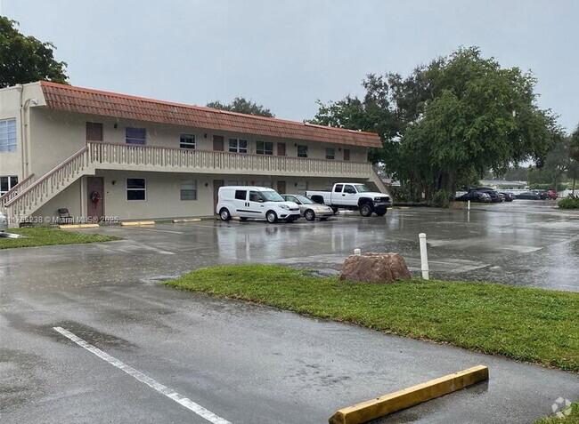 Building Photo - 3777 NW 78th Ave Unit 5E Rental