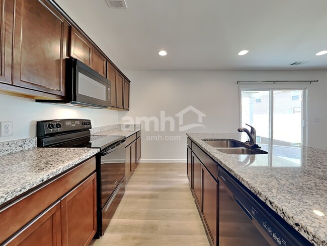 Photo - 27 Spinaker Ct
