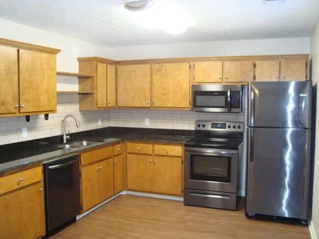 Photo - Kurt Circle 1351/1353**Raymer Unit 1351