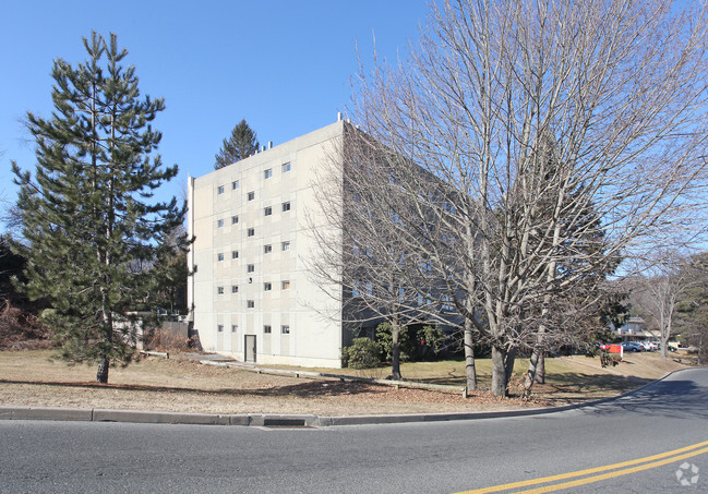 Liberty Court - Liberty Court Apartments