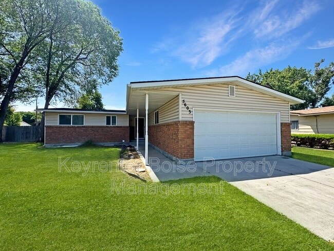Building Photo - 5603 Centerbrook Dr Rental
