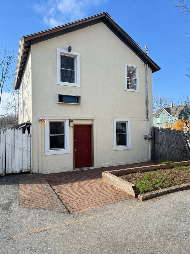 Photo - 11 Webster Ave