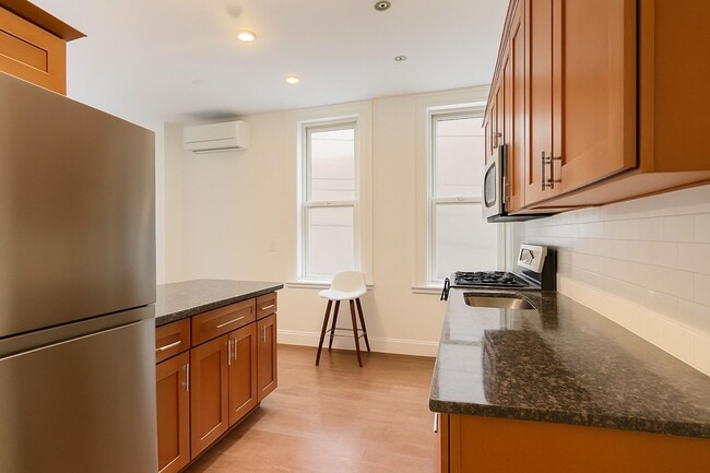 Photo - 21-11 46th Ave