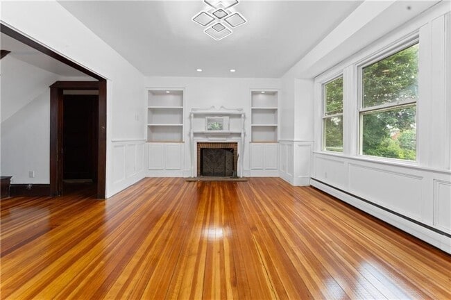 Photo - 335 Blackstone St
