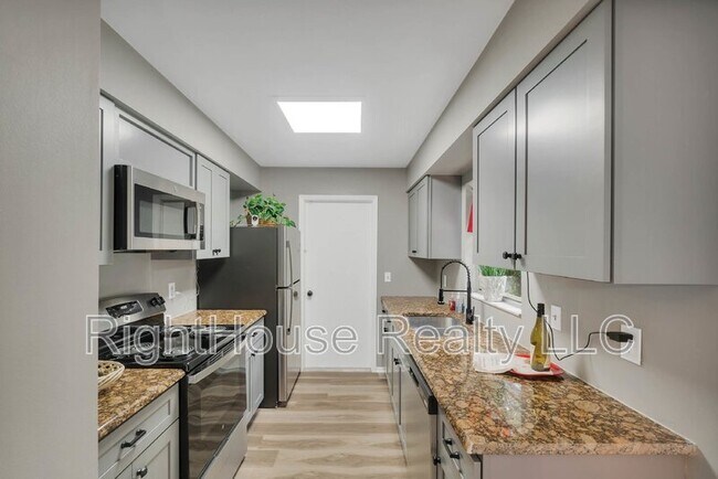 Photo - 111 Ventura Dr