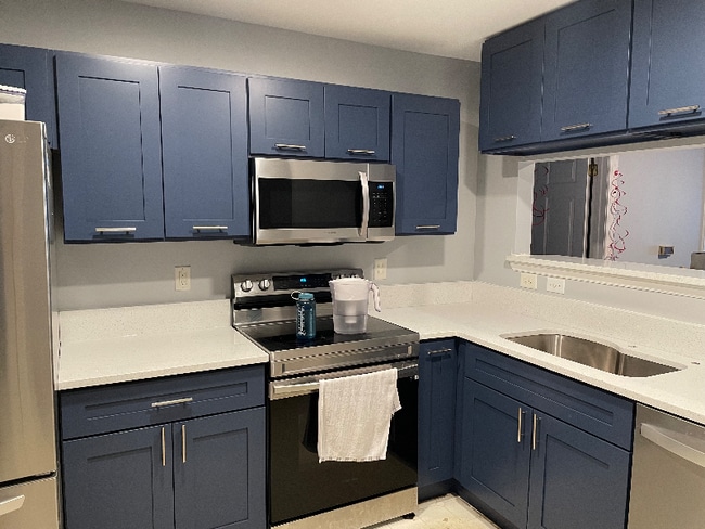 Photo - 929 Morreene Rd Unit B11