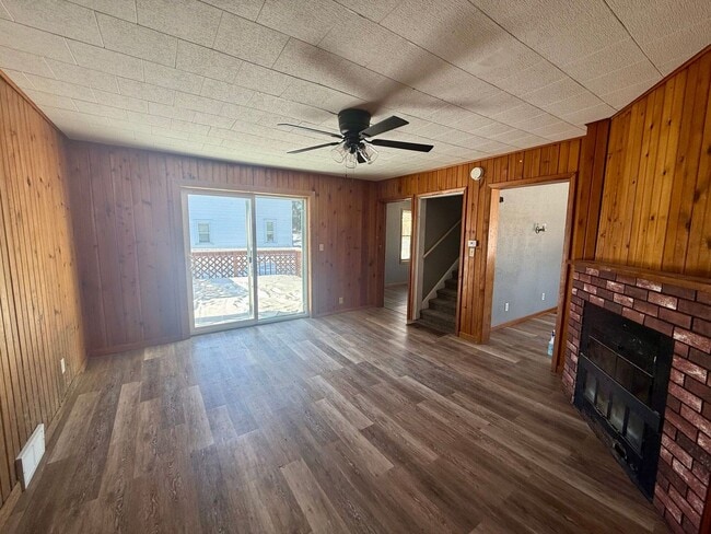 Photo - 4 Bed 2 Bath Single Family Home in Antigo