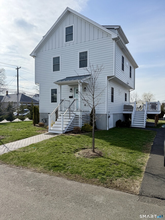 12 Sandy Way