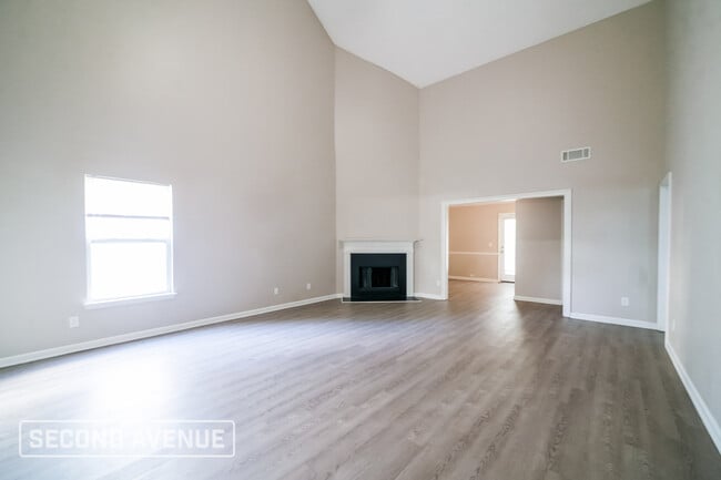 Photo - 5012 Serenity Point Ln