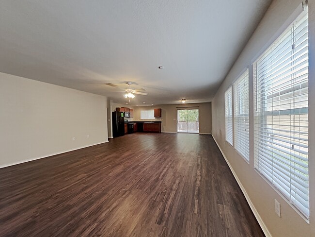 Photo - 7215 Geranium Path