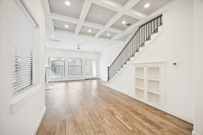 Photo - 4405 Schuler St