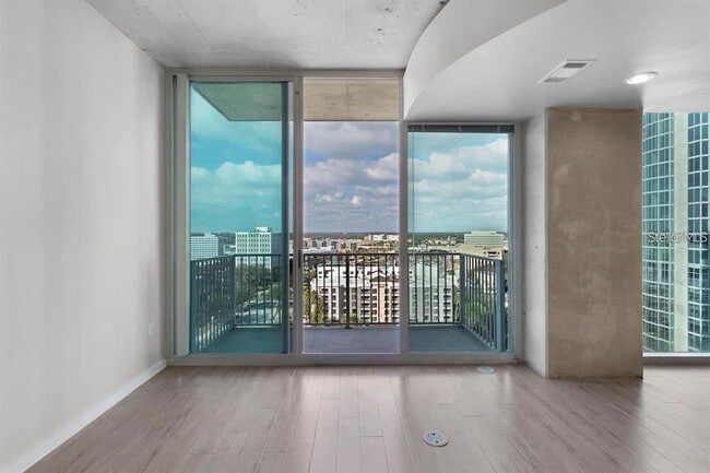 Photo - 777 N Ashley Dr Unidad 1205